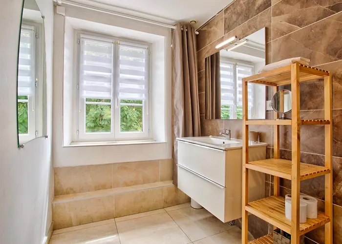 La Glycine à 5 Min De La